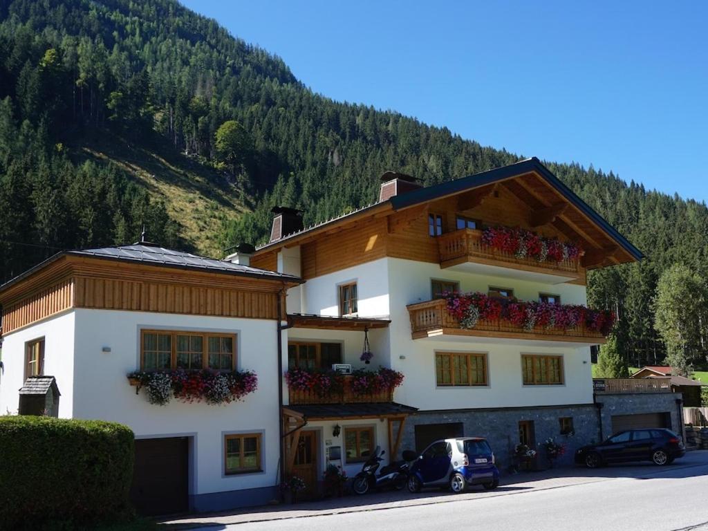 Apartment House Sylvia, Flachau Bagian luar foto